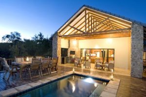 Thaba Moriri Lodge designed by Du Plessis Architecture